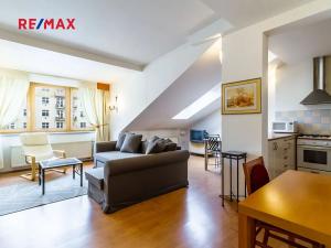 Pronájem bytu 2+kk, Praha - Vršovice, 28. pluku, 62 m2