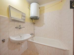 Prodej bytu 4+1, Milostín, 73 m2