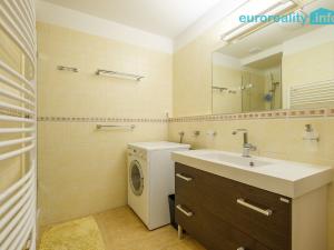 Prodej bytu 3+kk, Karlovy Vary, Na Vyhlídce, 89 m2