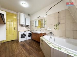 Prodej bytu 4+1, Karlovy Vary, Varšavská, 124 m2