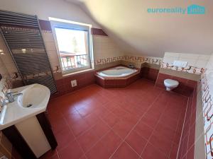 Prodej rodinného domu, Litohlavy, 185 m2
