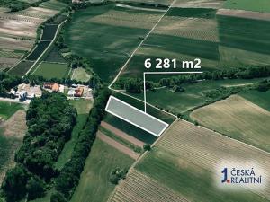 Prodej podílu pole, Lednice, 2355 m2