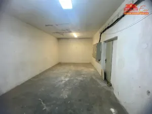 Prodej obchodního prostoru, Jaroměř - Jezbiny, Hradecká, 424 m2