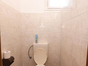 Pronájem komerční nemovitosti, Louny, Sladovnická, 98 m2
