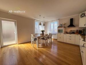 Prodej vícegeneračního domu, Hostomice, Čapkova, 248 m2