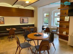 Pronájem restaurace, Mariánské Lázně, Anglická, 80 m2