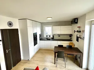 Prodej bytu 3+kk, Polerady, 76 m2