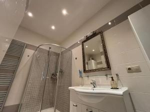 Prodej bytu 3+kk, Karlovy Vary, Vřídelní, 92 m2