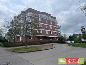 Pronájem garážového stání, Praha - Jinonice, U kříže, 12 m2