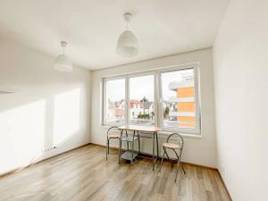 Pronájem bytu 1+kk, Praha - Uhříněves, Františka Diviše, 30 m2