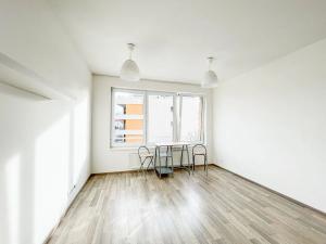 Pronájem bytu 1+kk, Praha - Uhříněves, Františka Diviše, 30 m2
