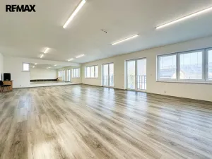 Prodej kanceláře, Štěchovice, Krátká, 300 m2