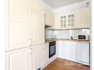 Pronájem bytu 2+kk, Praha - Hlubočepy, Högerova, 56 m2