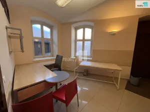 Pronájem obchodního prostoru, Karlovy Vary - Dvory, Chebská, 146 m2