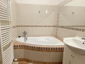 Pronájem bytu 2+kk, Olomouc, Nová hejčínská, 61 m2
