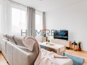 Pronájem bytu 1+kk, Praha - Vinohrady, Perucká, 25 m2