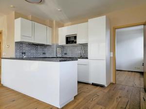 Pronájem bytu 3+kk, Praha - Břevnov, Šlikova, 102 m2
