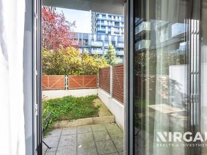 Pronájem bytu 1+kk, Praha - Žižkov, Olšanská, 39 m2
