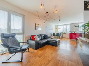 Prodej bytu 4+1, Praha - Kobylisy, Tanvaldská, 90 m2