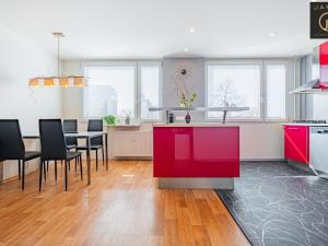 Prodej bytu 4+1, Praha - Kobylisy, Tanvaldská, 90 m2
