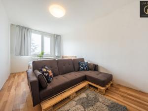 Prodej bytu 4+1, Praha - Kobylisy, Tanvaldská, 90 m2