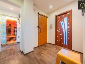 Prodej bytu 4+1, Praha - Kobylisy, Tanvaldská, 90 m2