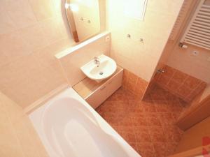 Pronájem bytu 2+kk, Praha - Strašnice, Strančická, 58 m2