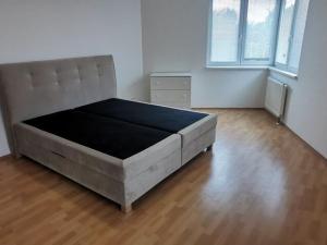 Pronájem bytu 2+kk, Praha - Strašnice, Strančická, 58 m2