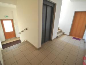 Pronájem bytu 2+kk, Praha - Strašnice, Strančická, 58 m2
