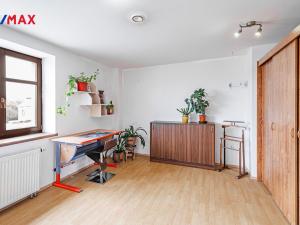 Prodej rodinného domu, Byšice, 5. května, 300 m2