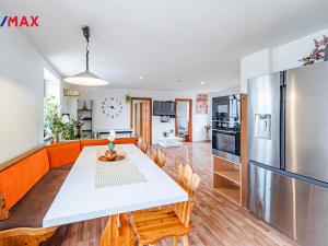 Prodej rodinného domu, Byšice, 5. května, 300 m2