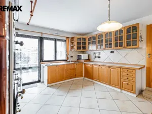 Prodej rodinného domu, Byšice, 5. května, 300 m2