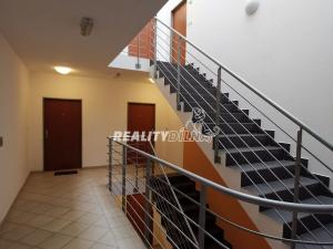 Pronájem bytu 1+kk, Praha - Libeň, Na kopečku, 41 m2