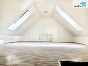 Pronájem bytu 2+kk, Praha - Hrdlořezy, Českobrodská, 75 m2