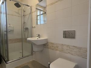 Pronájem bytu 4+1, Praha - Dejvice, Šárecká, 135 m2