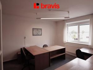 Pronájem kanceláře, Brno, Osamělá, 90 m2