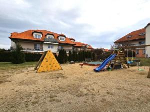 Pronájem bytu 3+1, Holubice, Buková, 60 m2