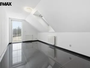 Prodej rodinného domu, Jenišov - Pod Rohem, K Rohu, 210 m2