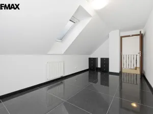 Prodej rodinného domu, Jenišov - Pod Rohem, K Rohu, 210 m2