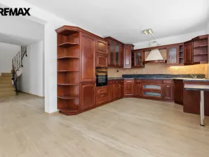 Prodej rodinného domu, Jenišov - Pod Rohem, K Rohu, 210 m2