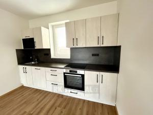 Pronájem bytu 2+kk, Kamenný Újezd, Budějovická, 42 m2