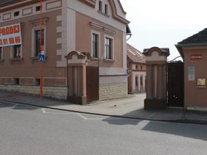 Prodej rodinného domu, Čečelice, Všetatská, 1000 m2