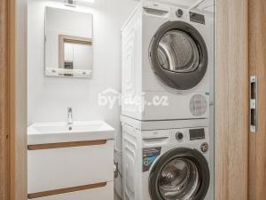 Pronájem bytu 2+kk, Praha - Bubeneč, Verdunská, 37 m2