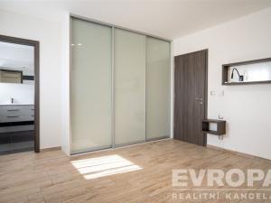 Prodej rodinného domu, Zichovec, 384 m2