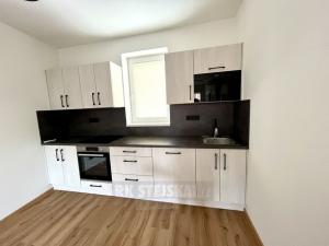 Pronájem bytu 2+kk, Kamenný Újezd, Budějovická, 42 m2