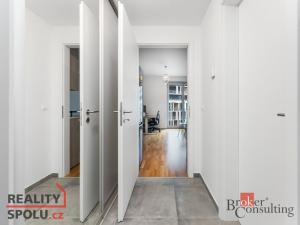 Pronájem bytu 1+kk, Praha - Modřany, Mezi vodami, 30 m2