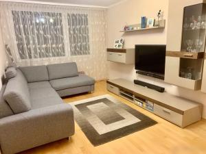 Prodej bytu 1+kk, Jesenice, Sluneční, 35 m2