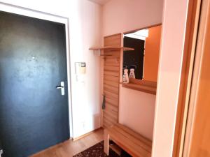 Pronájem bytu 1+kk, Praha - Holešovice, Jankovcova, 43 m2