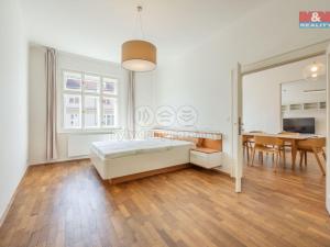 Pronájem bytu 3+1, Praha - Dejvice, Kafkova, 105 m2