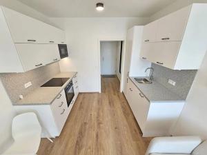 Pronájem bytu 2+kk, Praha - Žižkov, Hartigova, 40 m2